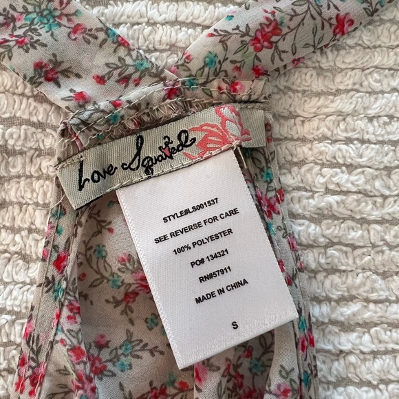 Silky thin tank top with floral pattern and embroidery - Picture 4 of 5